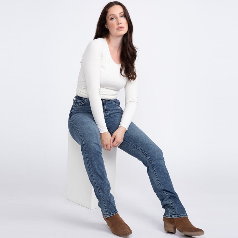 LIMITLESS Women's Curvy Straight Jeans