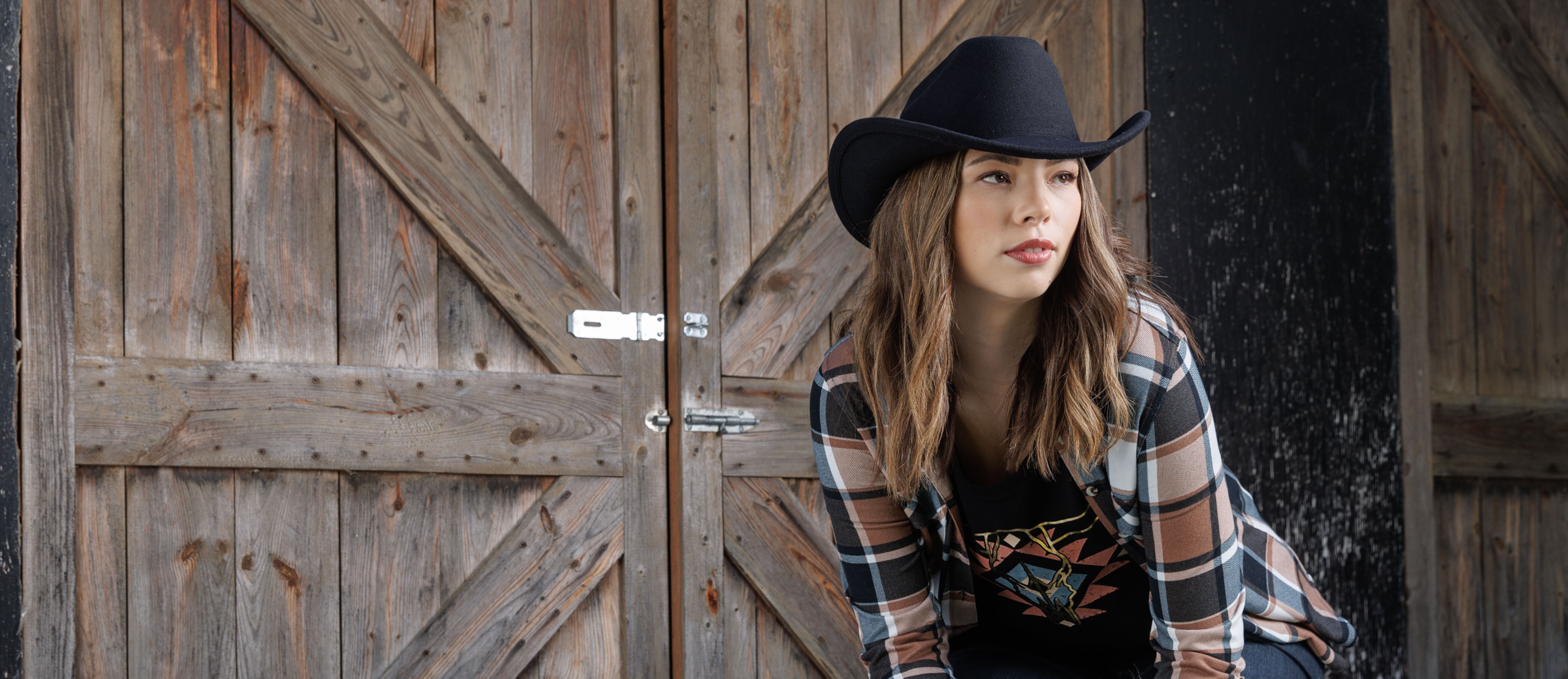 Men's And Women's Jeans, Tops, And Accessories Warehouse One