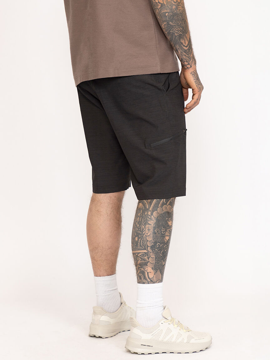 Men's Tonal Cargo Hybrid Shorts