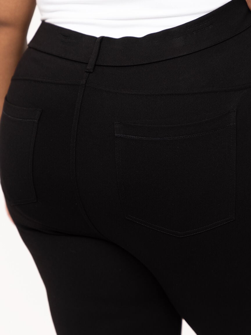 Women's Black 4 Pocket Pull-on Ponte Skinny Pant
