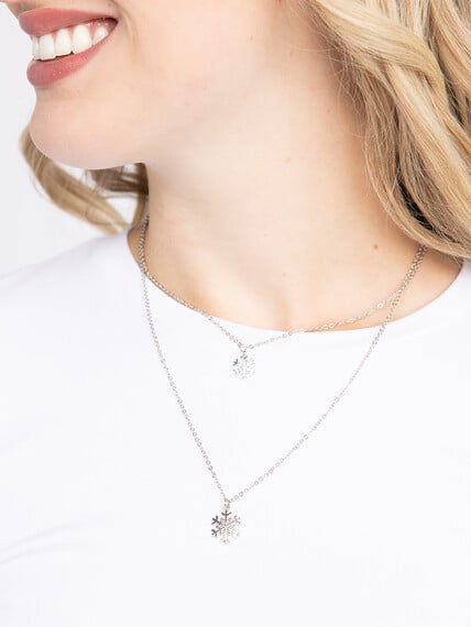 Women's Dainty Snowflake Necklaces Women's Dainty Snowflake Necklaces Image 4
