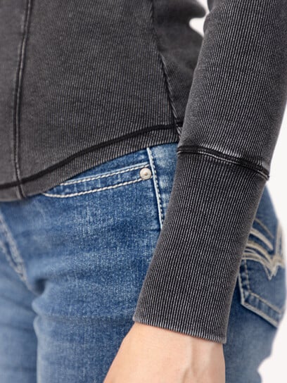 Women's Washed Long Sleeve Tee Women's Washed Long Sleeve Tee