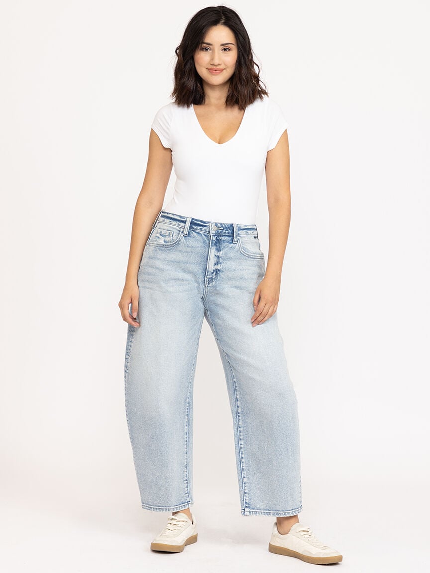 Women's Light Wash Mid Rise Barrel Leg Jeans