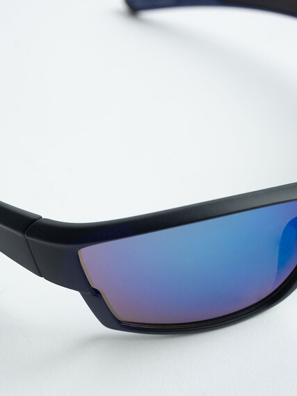 Men's Matte Black Sport Sunglasses Image 3