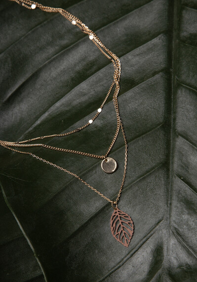 Filagree Leaf and Disc Gold Necklace Image 3