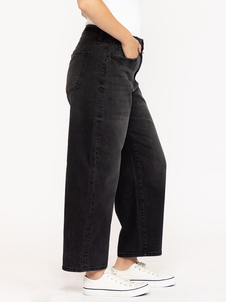 Women's Black Mid Rise Barrel Leg Jeans