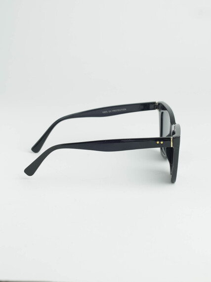 Women's Black Cat Eye Sunglasses Image 3