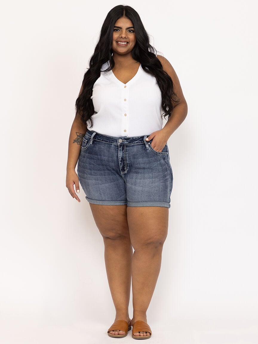 Women's Plus Medium Dark Wash Mid Rise Wing Embellished Cuffed Shortie