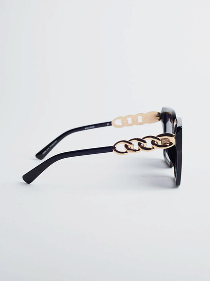 Women's Oversized Black Frame Sunglasses Image 2