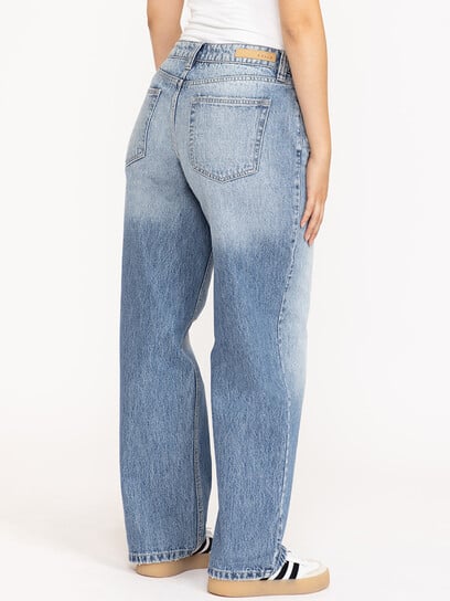 Women's Light Wash Distress Low Rise Baggy Jeans Women's Light Wash Distress Low Rise Baggy Jeans