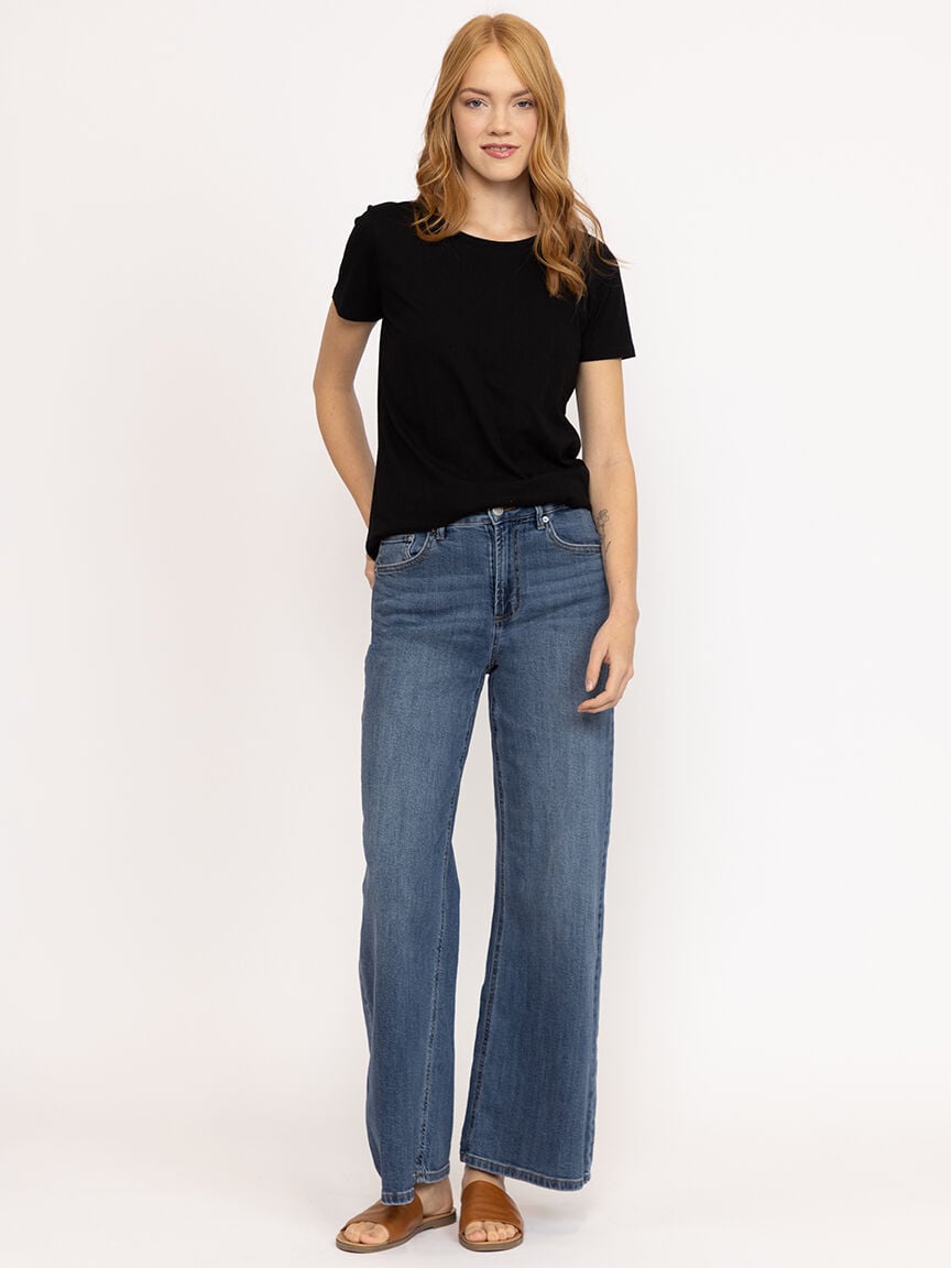 Women's Relaxed Crew Neck Tee