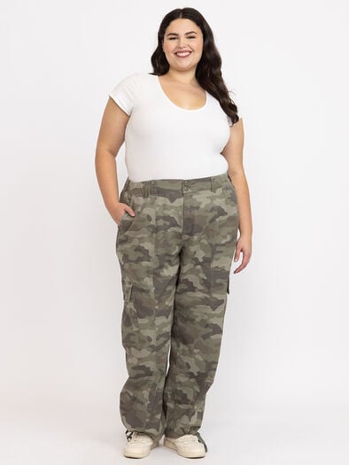 Women's 2 Button Camo Baggy Cargo Pants Plus, CAMO Women's 2 Button Camo Baggy Cargo Pants Plus, CAMO