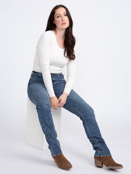 Women's Curvy Straight Jeans Image 1