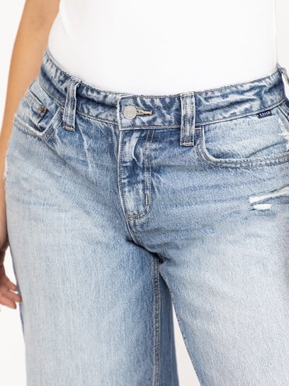 Women's Light Wash Distress Low Rise Baggy Jeans Women's Light Wash Distress Low Rise Baggy Jeans