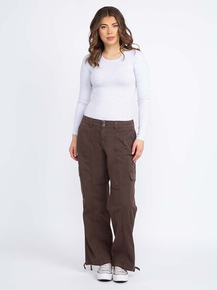 Women's 2 Button Baggy Cargo Pants Women's 2 Button Baggy Cargo Pants Image 1