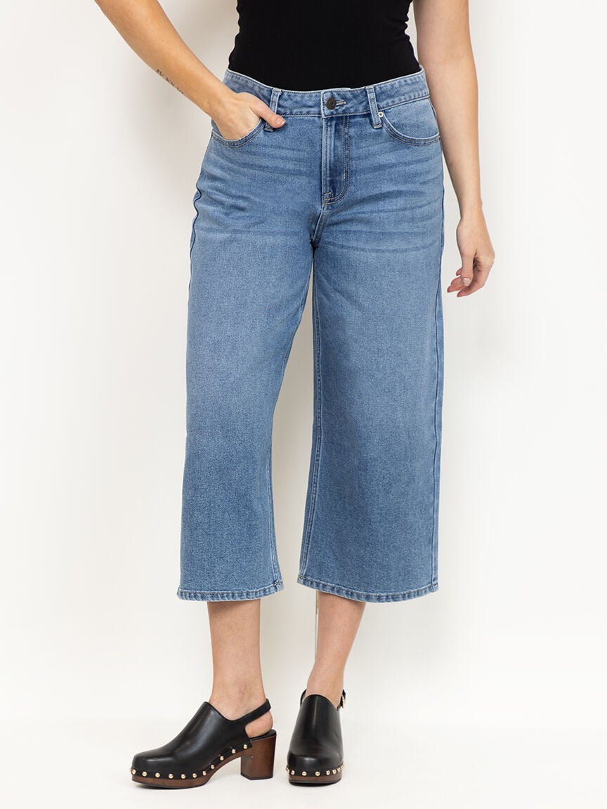 Women's Medium Wash High Rise Cropped Wide Leg Jean