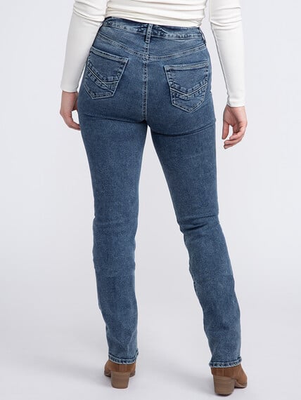 Women's Curvy Straight Jeans Image 4