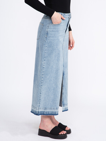 Women's Maxi Denim Skirt with Raw Hem Women's Maxi Denim Skirt with Raw Hem Image 3