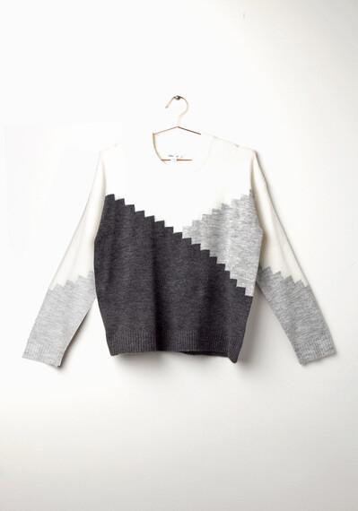 Women's Chevron Blocked Sweater Image 5