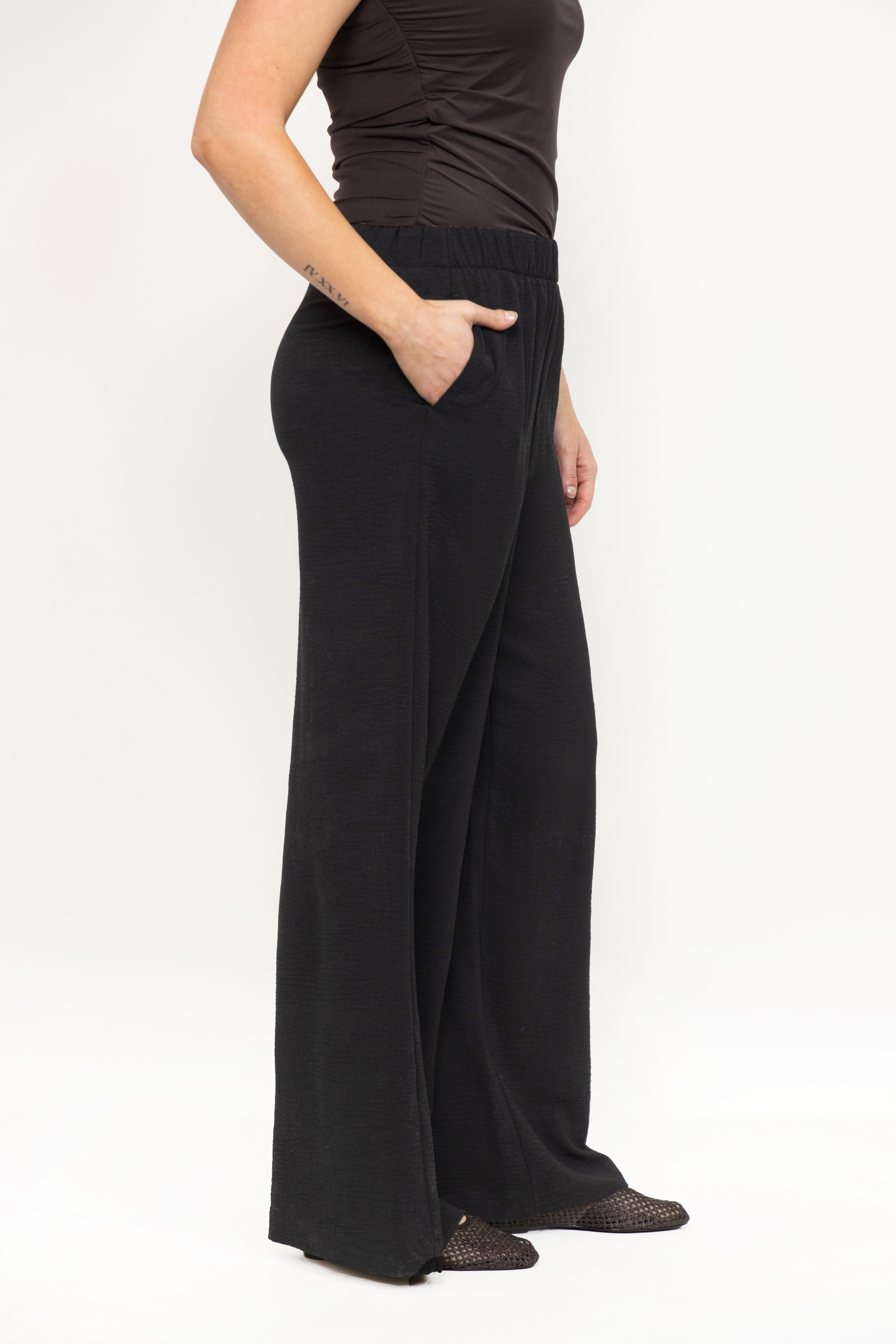 Women's Crinkle Pull-on Wide Leg Pant