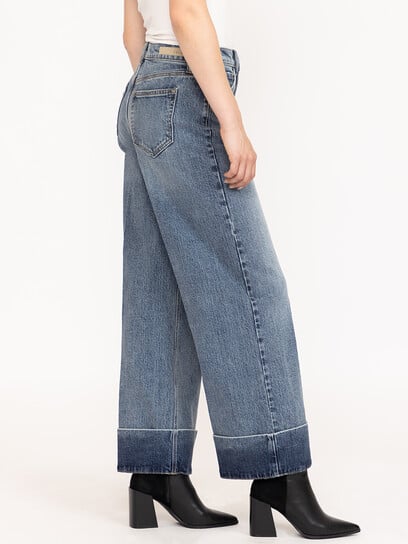 Women's Medium Wash Self High Hem High Rise Wide Leg Jeans Women's Medium Wash Self High Hem High Rise Wide Leg Jeans