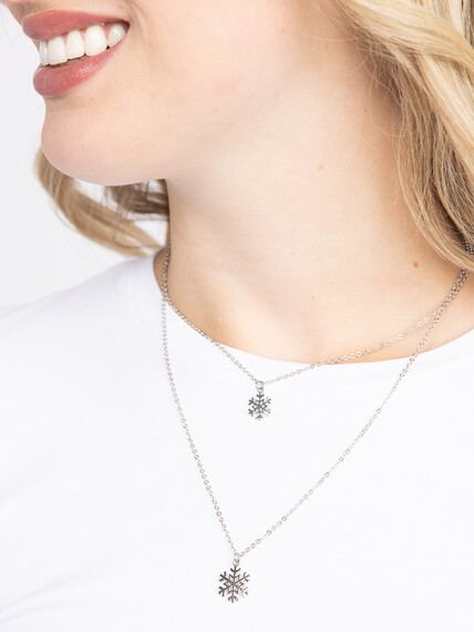 Women's Dainty Snowflake Necklaces Women's Dainty Snowflake Necklaces Image 5