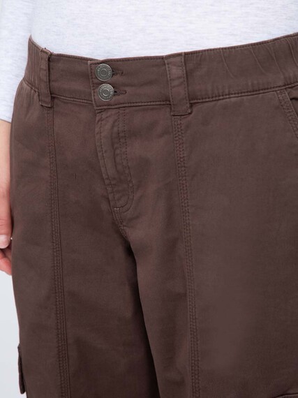 Women's 2 Button Baggy Cargo Pants Women's 2 Button Baggy Cargo Pants Image 5