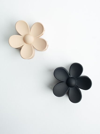 Women's Daisy Claw Clip Women's Daisy Claw Clip Image 2
