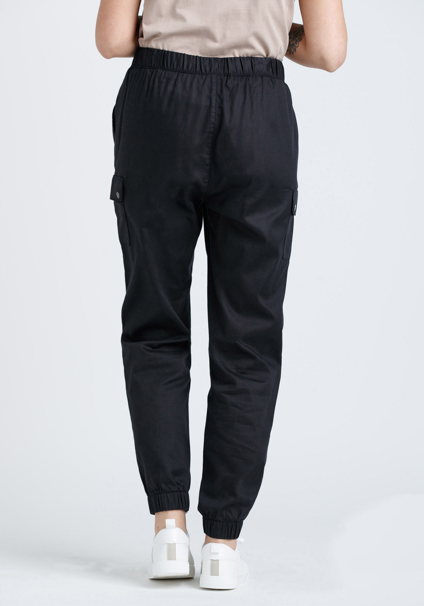 Lee Women's Flex-to-go Mid-Rise Relaxed Fit Cargo Capri Pant At Amazon
