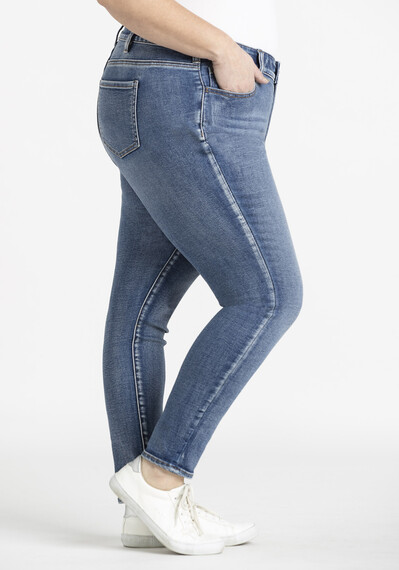 Women's Plus Skinny Jeans Image 3