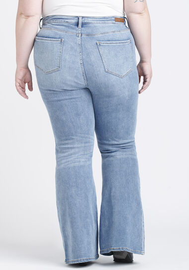 Women's Plus High Rise Destroyed Super Flare Jean