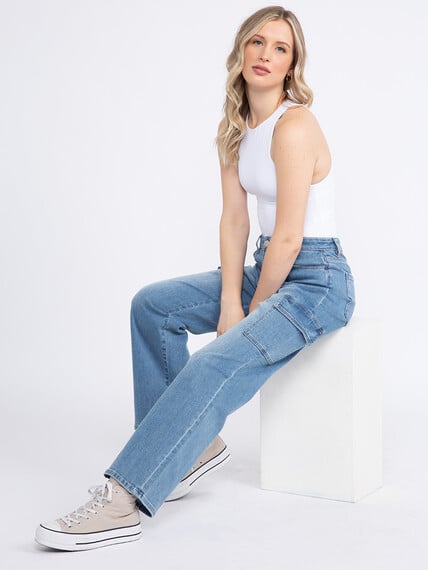 Women's High Rise 90's Loose Cargo Jeans Image 5