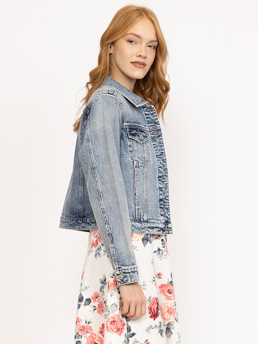 Women's Light Wash Cropped Denim Jacket