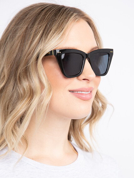 Women's Black Cat Eye Sunglasses Women's Black Cat Eye Sunglasses Image 4