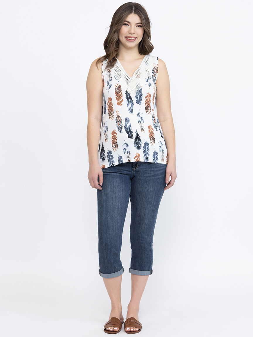 Women's Denim Jacket Outfit Image 2