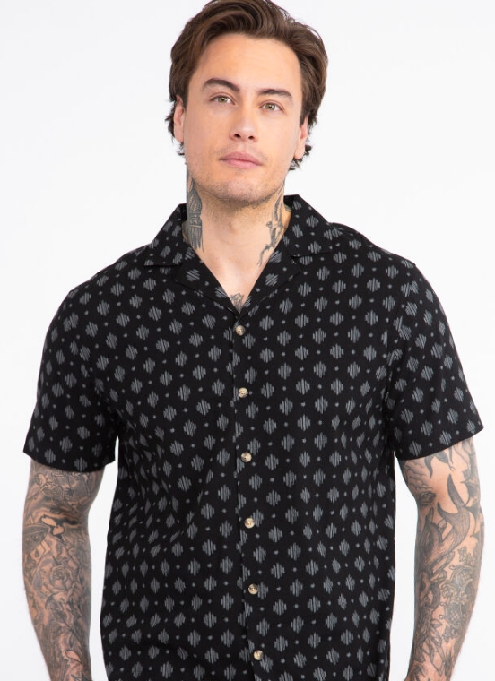 25% off 
select tops & t-shirts