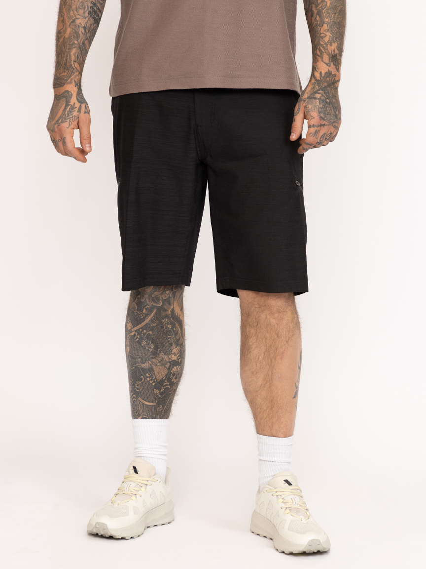 Men's Tonal Cargo Hybrid Shorts