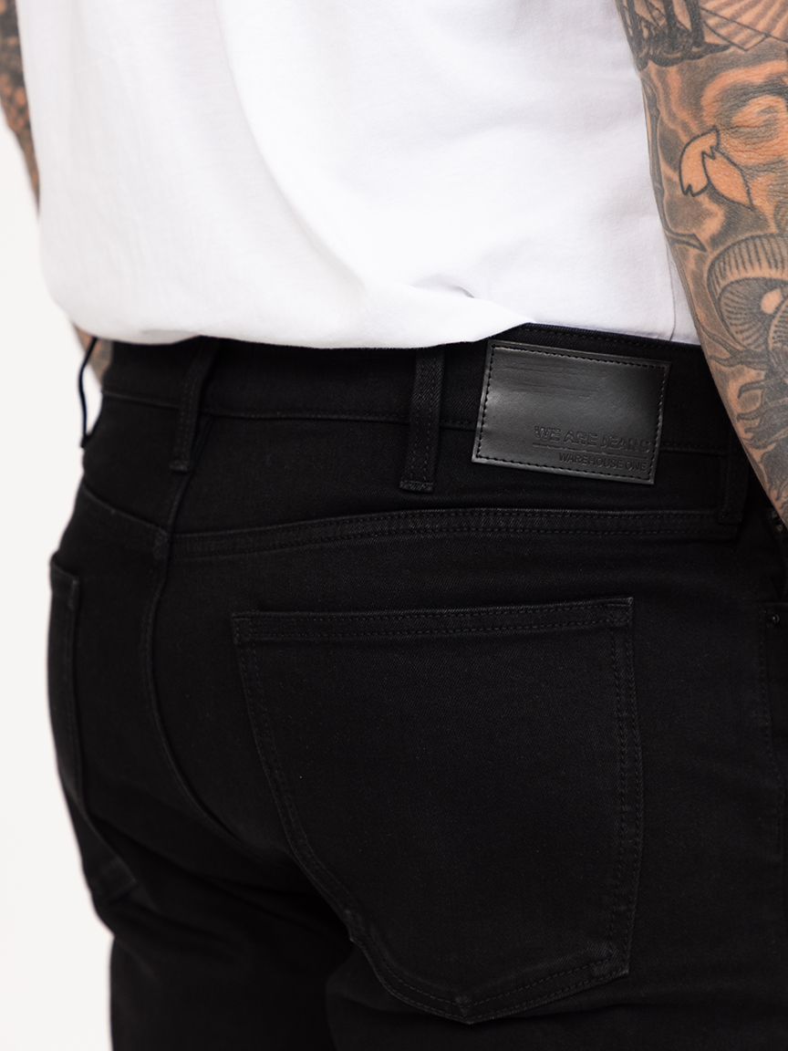 Men's Black Relaxed Slim Jeans