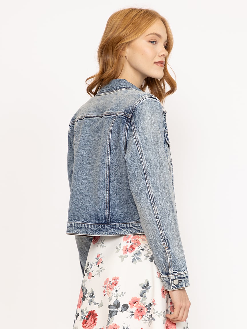 Women's Light Wash Fitted Denim Jacket